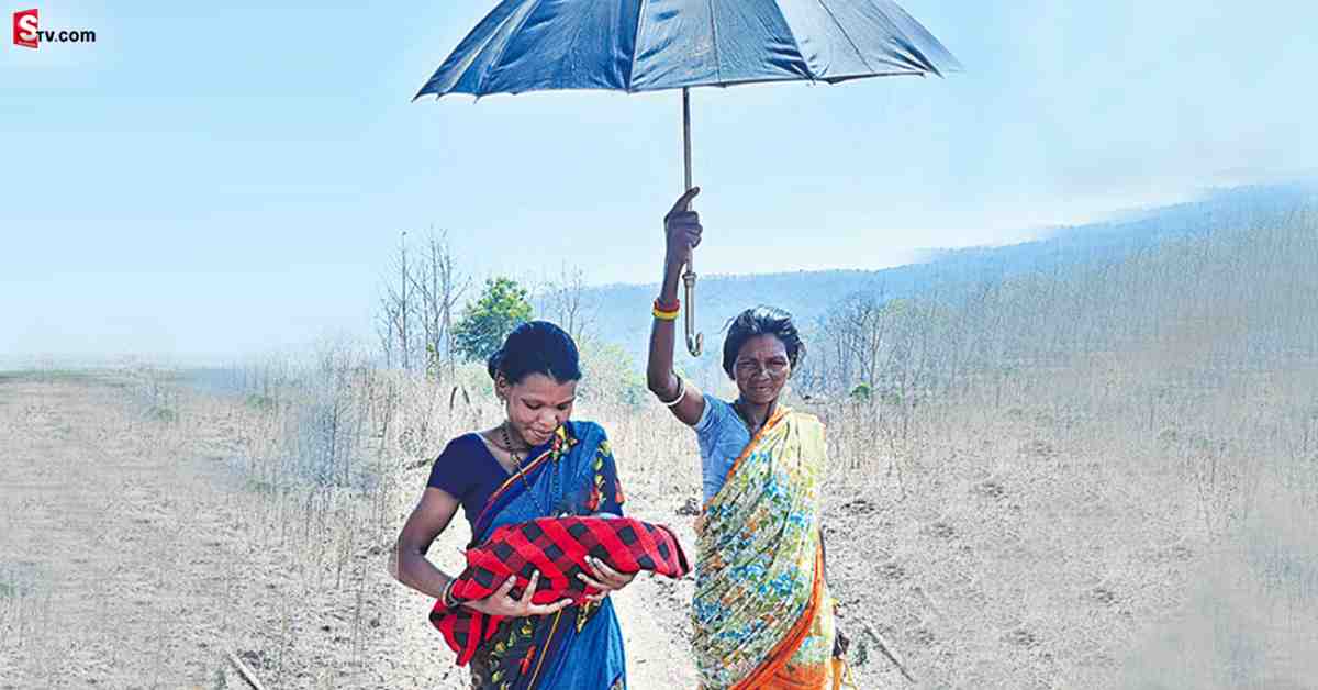 Asifabad: దారుణం: చంటి బిడ్డతో 10 కి.మీ నడిచిన పచ్చి బాలింత!