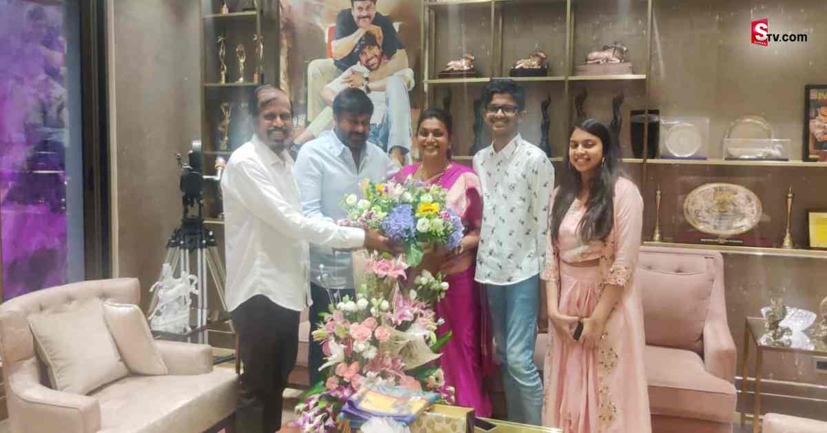 RK Roja: చిరంజీవిని కలిసిన రోజా.. కుటుంబంతో కలిసి మెగా ఫ్యామిలీతో సందడి!