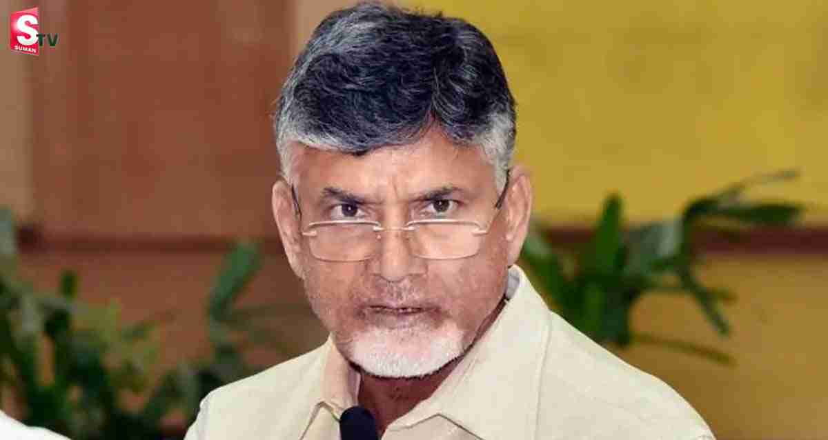 చంద్రబాబు, బొండ ఉమకు మహిళా కమిషన్ చైర్ పర్సన్ నోటీసులు