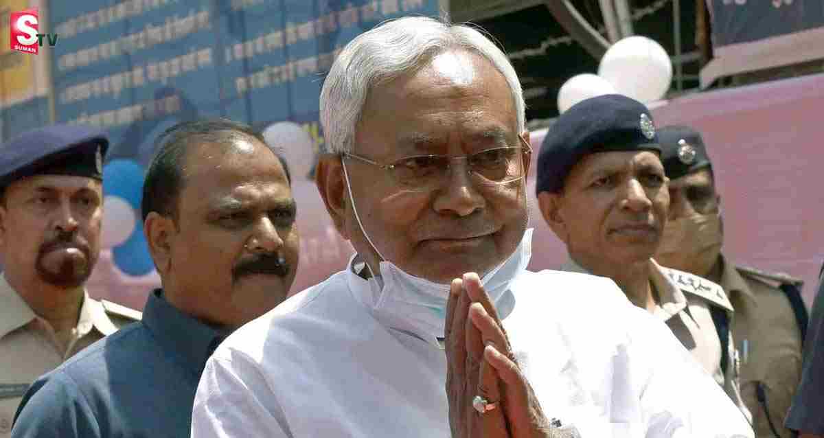 బిగ్ బ్రేకింగ్ : ముఖ్యమంత్రిపై బాంబు దాడి!