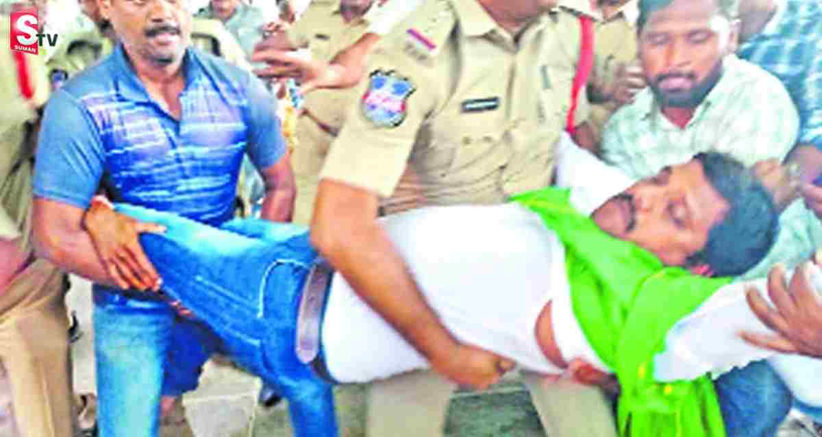 Teenmar Mallanna: తీన్మార్ మల్లన్న అరెస్టు.. ఆరెపల్లిలో తీవ్ర ఉద్రిక్తత..!