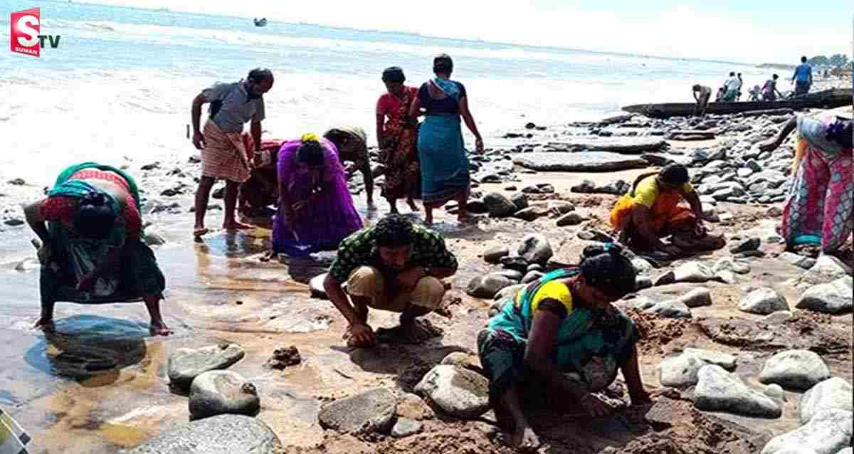 అసని తుఫానుతో సముద్రంలోని బంగారం బయటకి వస్తుందని ప్రచారం!