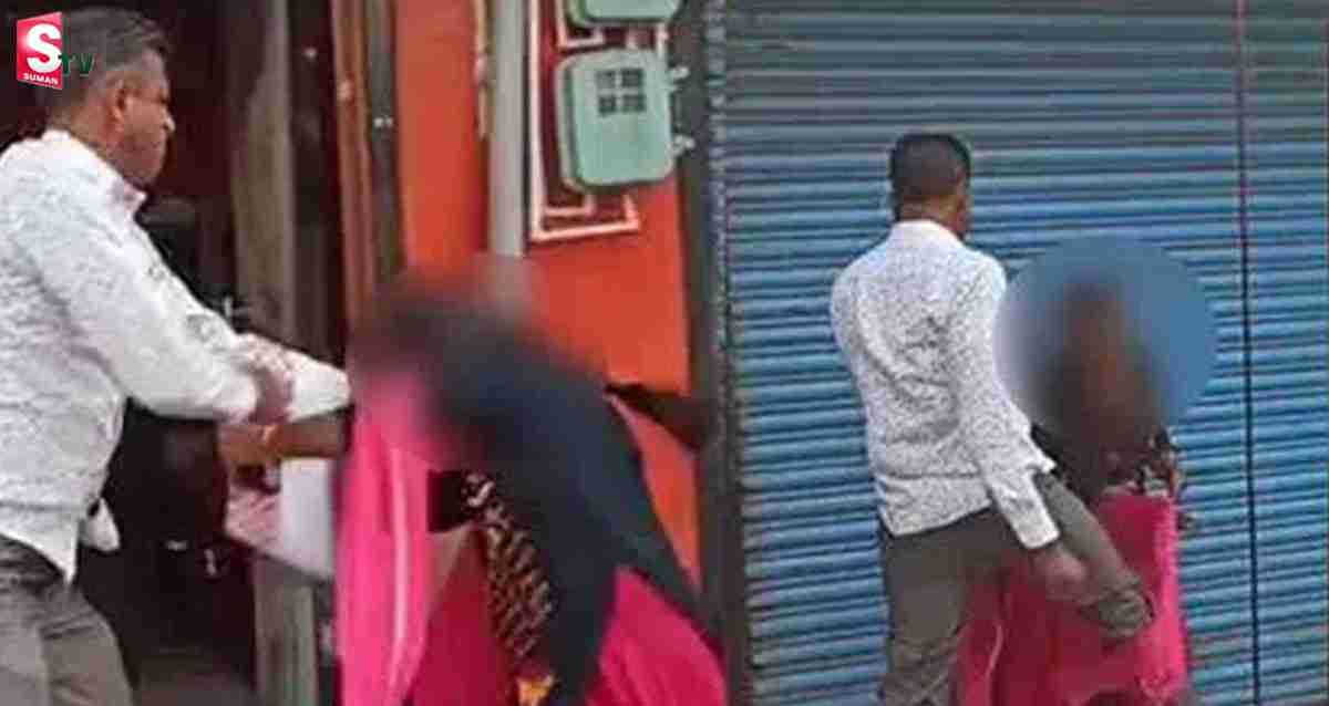 Karnataka: దారుణం..  మహిళా న్యాయవాదిని కడుపులో తన్నుతూ దాడి.. వీడియో వైరల్