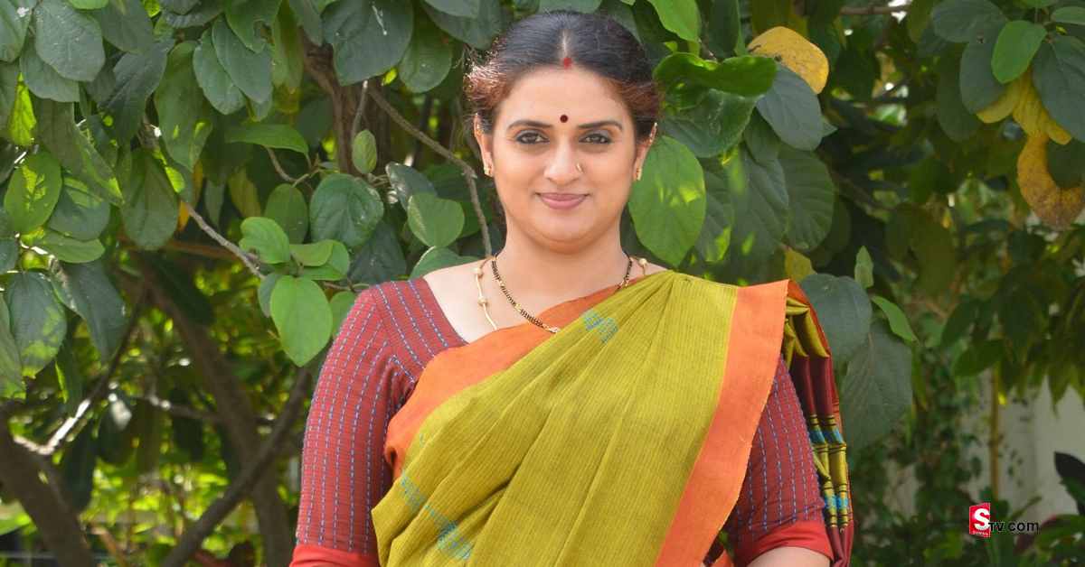 Pavitra Lokesh: పోలీసులను ఆశ్రయించిన నటి ప‌విత్రా లోకేష్! కారణం?