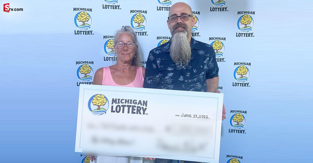 Lottery: లాటరీ కొని మర్చిపోయారు.. దానికి రూ. 7 కోట్ల ప్రైజ్‌ మనీ తగిలింది!