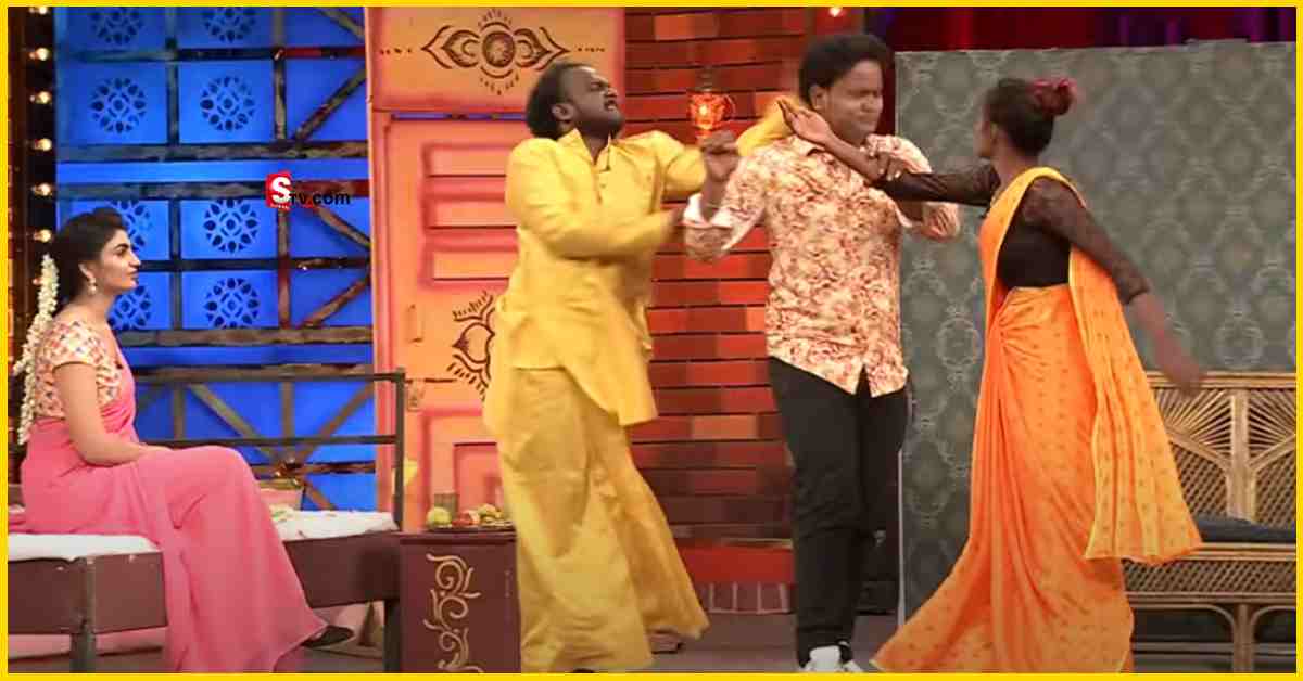 Video: బుల్లెట్ భాస్కర్ స్కిట్ లో రచ్చ! స్టేజ్ పై నిజంగానే కొట్టేశాడు!