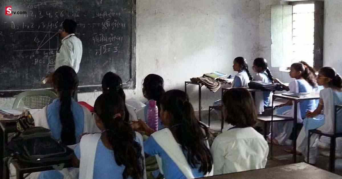 ప్రభుత్వ టీచర్లకు కేసీఆర్ సర్కార్ షాక్.. ఇకపై ఆస్తి వివరాలు ఇవ్వాల్సిందే!