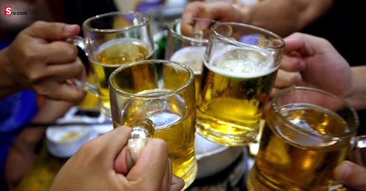 మందుబాబులకు సూపర్ ఆఫర్! సగం ధరకే బీర్!