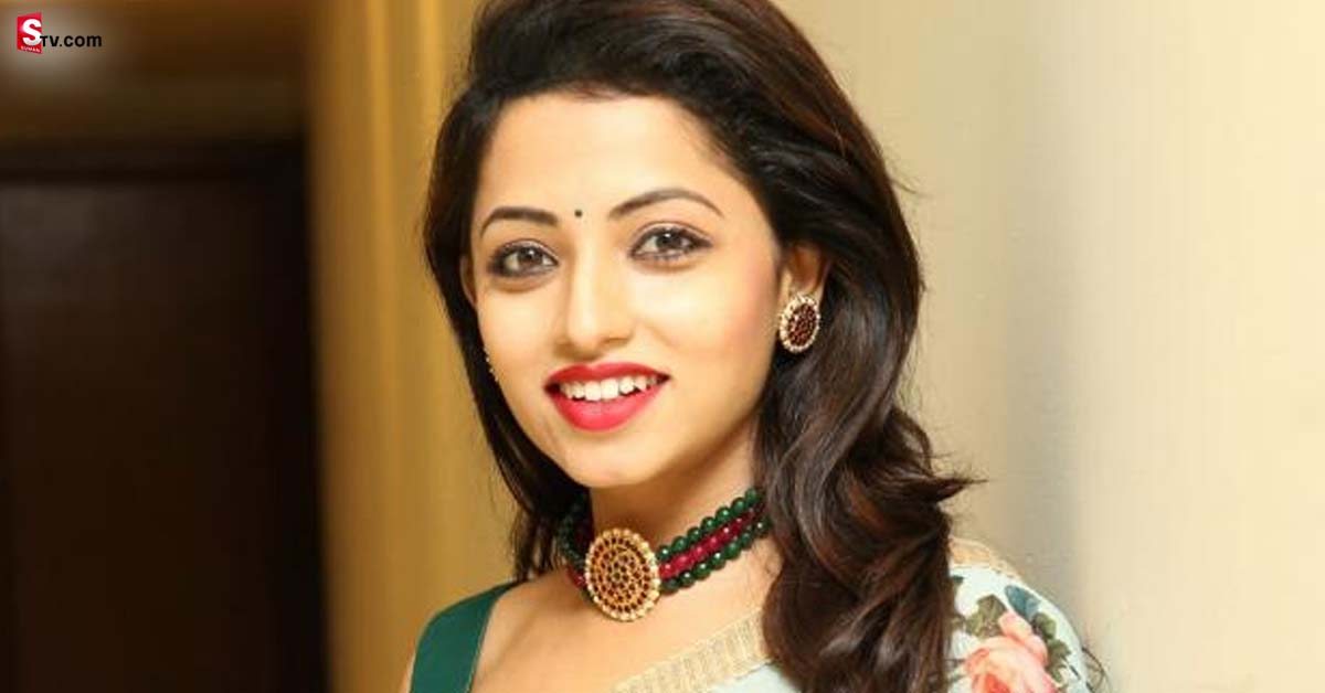 Navya Swamy: చెత్త పనులు చేసి గొప్పగా బతకాలనుకోకు! : నవ్య స్వామి సీరియస్