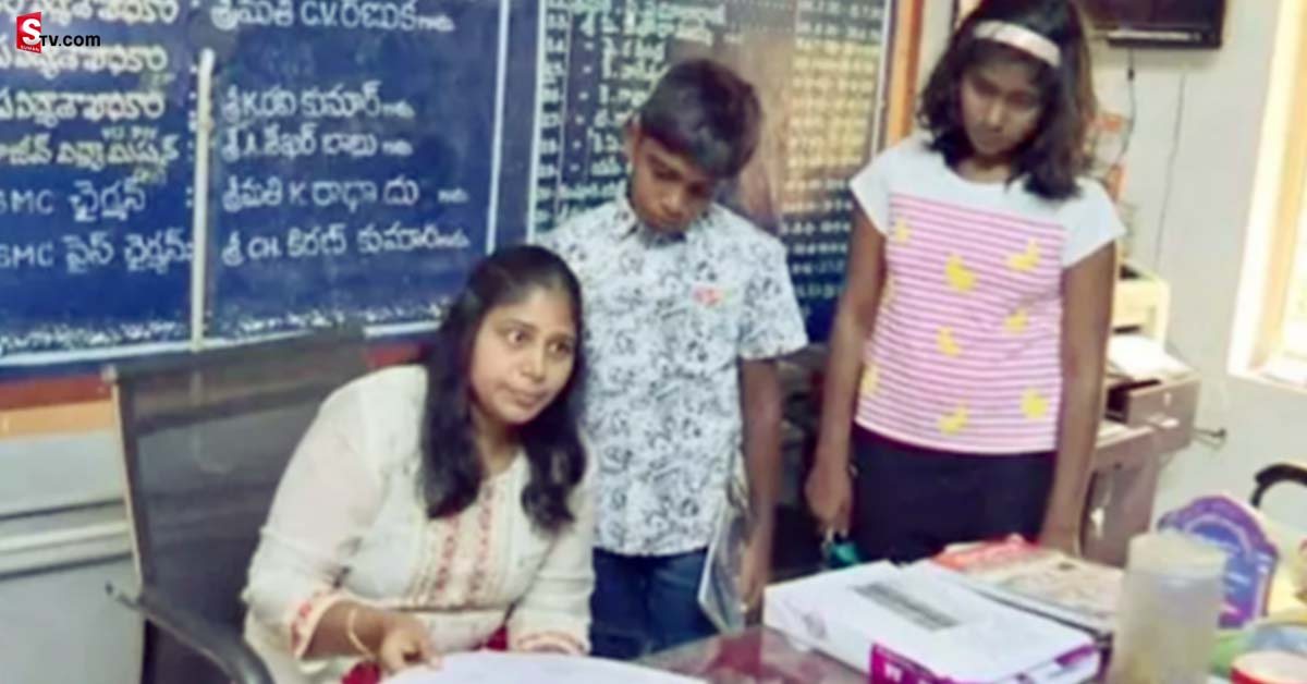 త‌న పిల్ల‌ల‌ని ప్ర‌భుత్వ బ‌డిలో చేర్పించిన ఐఏఎస్ ఆఫీసర్!