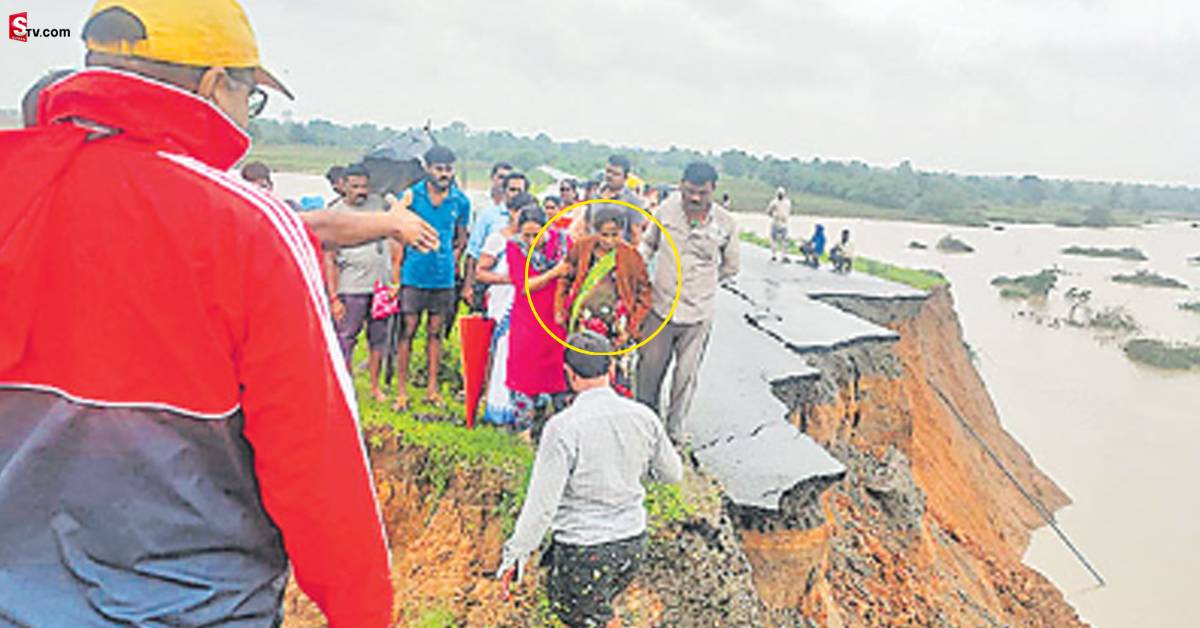 Mahabubabad: భారీ వర్షాలలో అమ్మలకి అండగా జిల్లా కలెక్టర్! హేట్సాఫ్ సర్!