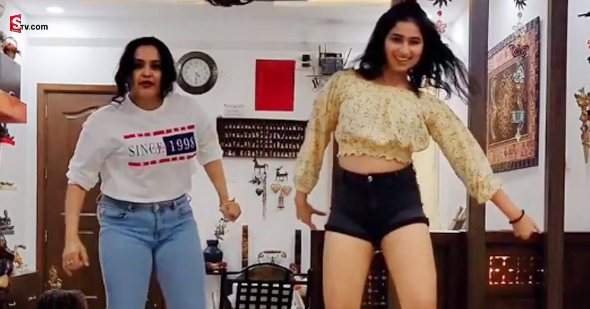 నటి ప్రగతితో కలిసి డాన్స్‌ ఇరగదీసిన ఈ అమ్మడు ఎవరంటే?