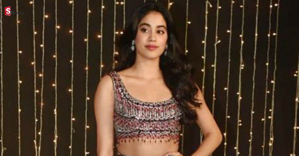 జాన్వీ కపూర్ ని ట్రోల్ చేస్తూ ఆడుకుంటున్న నెటిజన్స్.. కారణమేంటంటే?