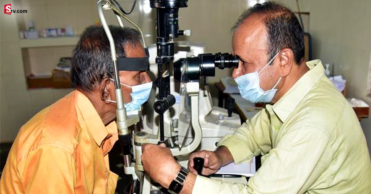 పేదల కంటి వెలుగు ఆ వైద్యుడు! వందల మందికి ఉచిత ఆపరేషన్లు..