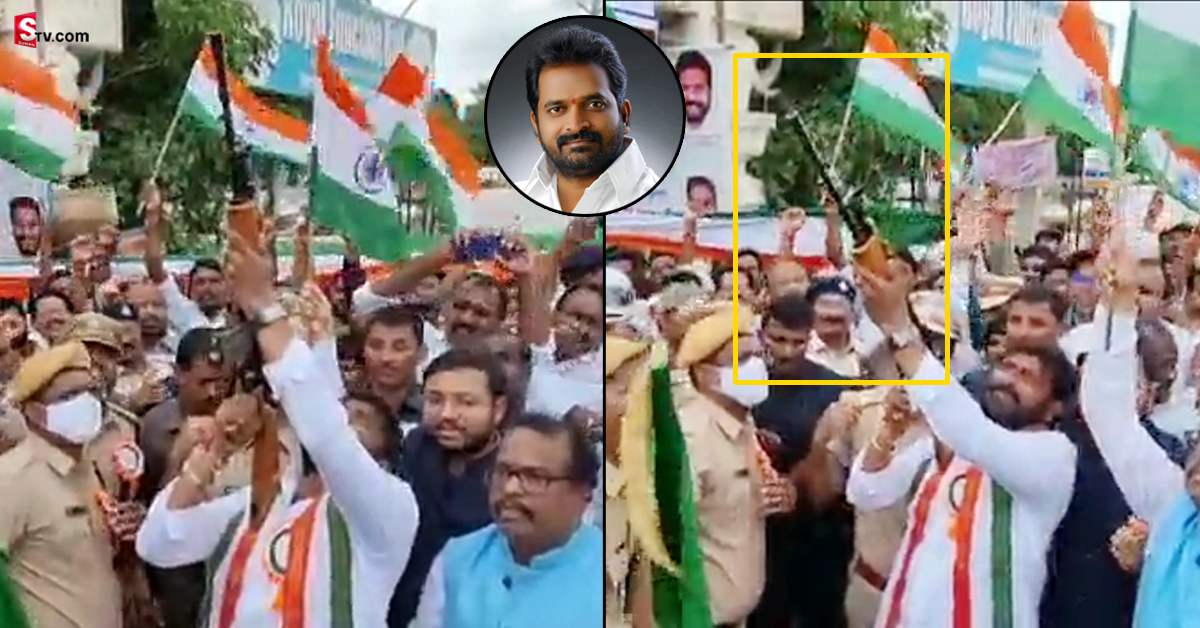 ఫ్రీడమ్ ర్యాలీలో మంత్రి శ్రీనివాస్ గౌడ్ కాల్పులు.. అది రబ్బర్ బుల్లెట్ అంటూ..!