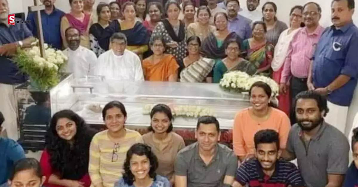 ఇదేం ఫ్యామిలీ రా బాబు.. శవాన్ని పక్కన పెట్టుకుని ఇదేం పని!