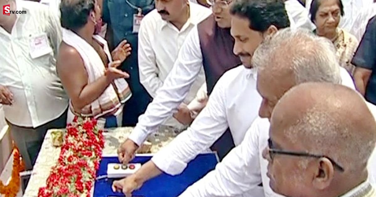 మేకపాటి గౌతమ్‌రెడ్డి సంగం బ్యారేజ్‌ను ప్రారంభించిన సీఎం జగన్‌!