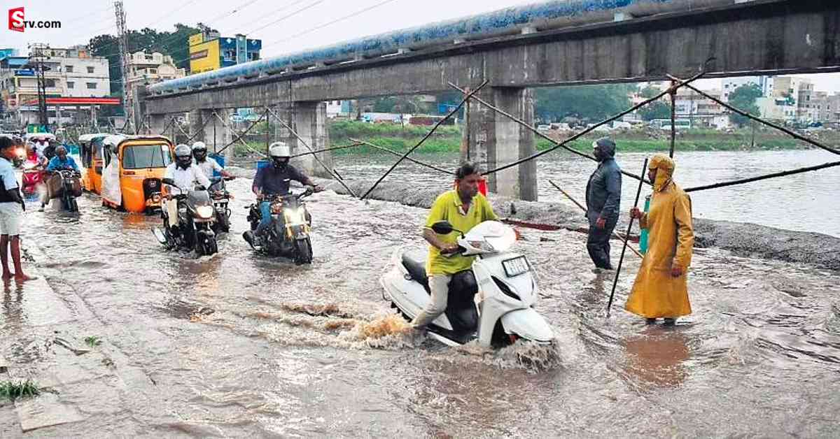 Hyderabad: మూసారంబాగ్‌ బ్రిడ్జి వద్ద వరద ఉధృతి..