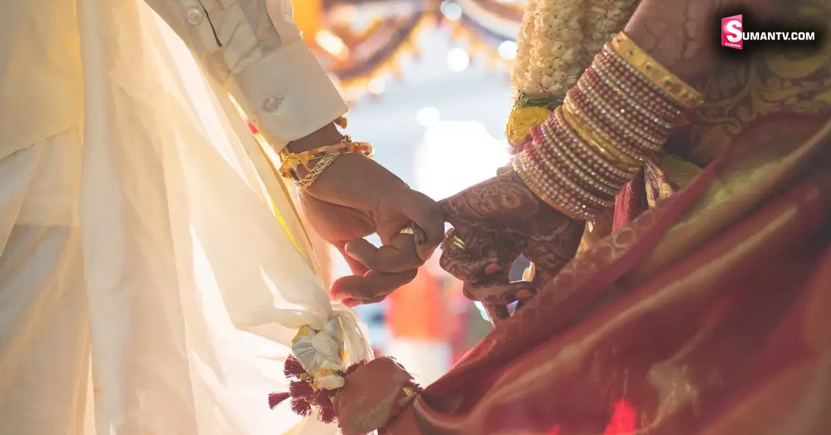 రెండో పెళ్లి కోసం తల్లిని గొడ్డలితో నరికి చంపిన కొడుకు!
