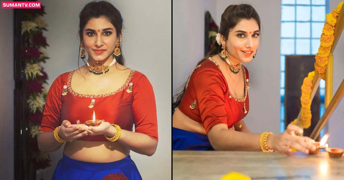దీపాల వెలుగులో యాంకర్ విష్ణుప్రియ ధగధగలు!