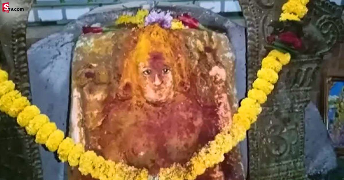 వీడియో: కార్తీకమాసం వేళ అరుదైన లీల.. కళ్లు తెరిచిన లక్ష్మీదేవి విగ్రహం..!