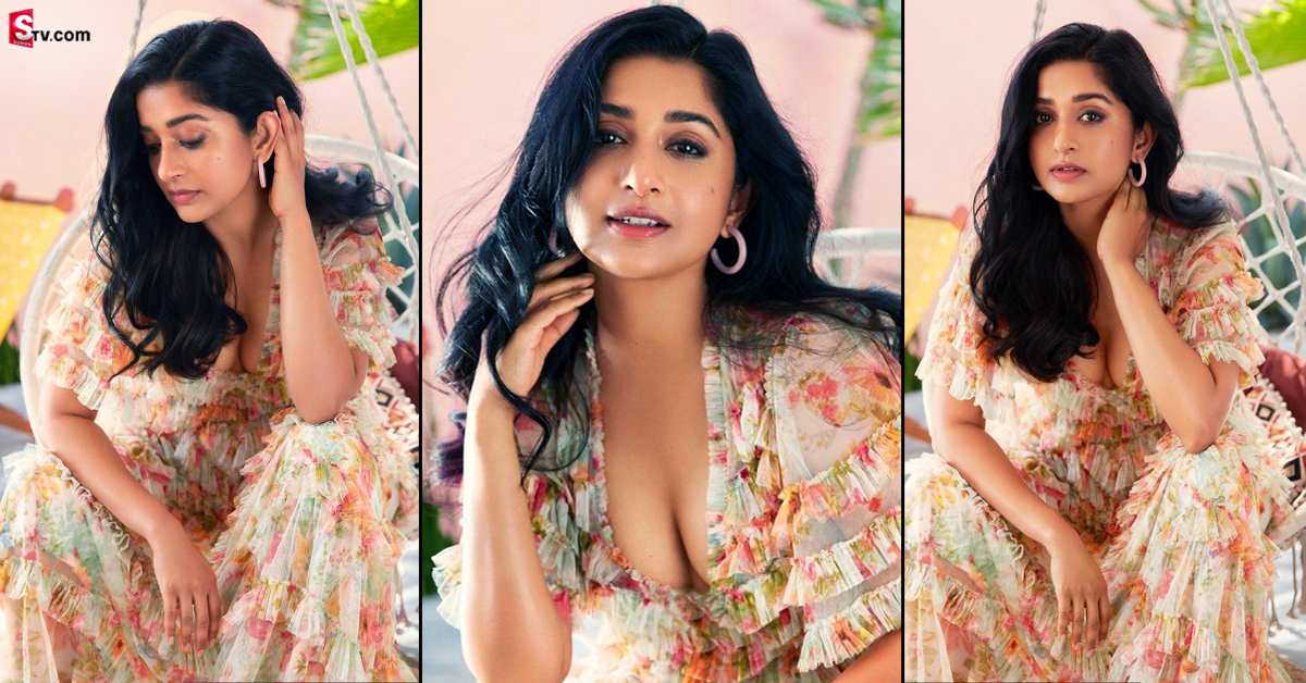 మీరా జాస్మిన్ వైల్డ్ యాంగిల్.. తాను అడవి పువ్వులా వైల్డ్ అంటూ ఫోటో షూట్..