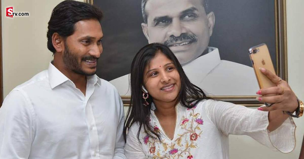 సింగర్ మంగ్లీకి కీలక పదవి ఇచ్చిన సీఎం జగన్