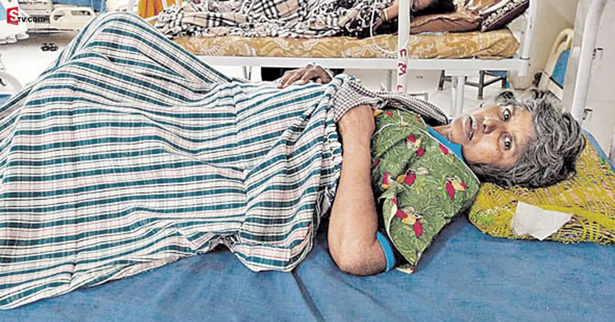 నడవలేని స్థితిలో ఉన్న తల్లిపై  కొడుకులు కూరత్వం..  ఏం చేశారంటే..?