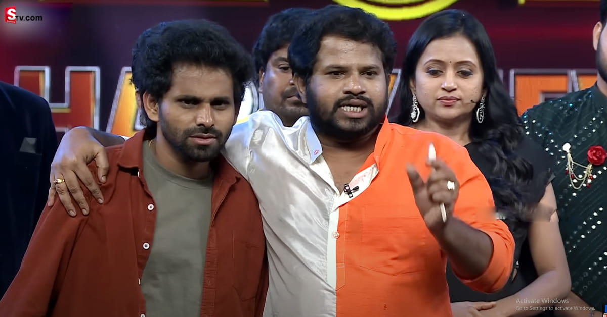 స్టేజ్ పై కలిసిపోయిన హైపర్ ఆది, సద్దాం! గొడవలు ఆగిపోయినట్టేనా?