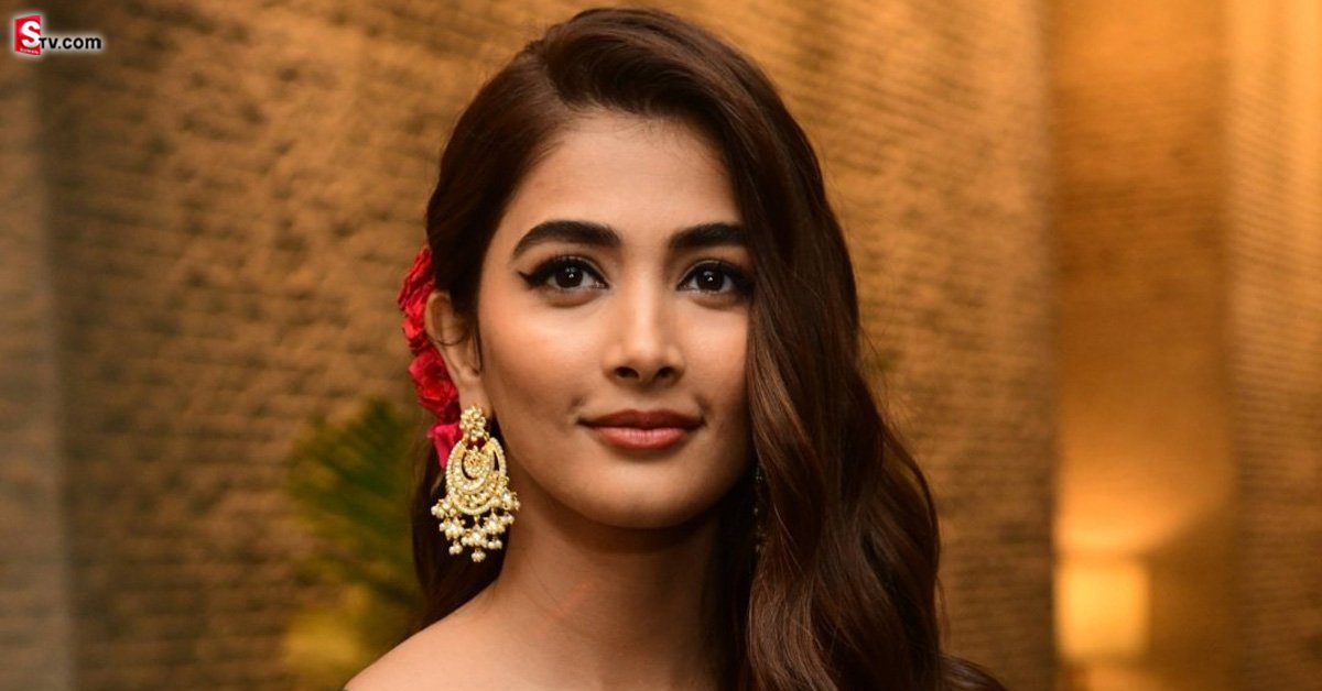 పూజా హెగ్డే ను నిండాముంచిన డైరెక్టర్ పై  అతినమ్మకం..!