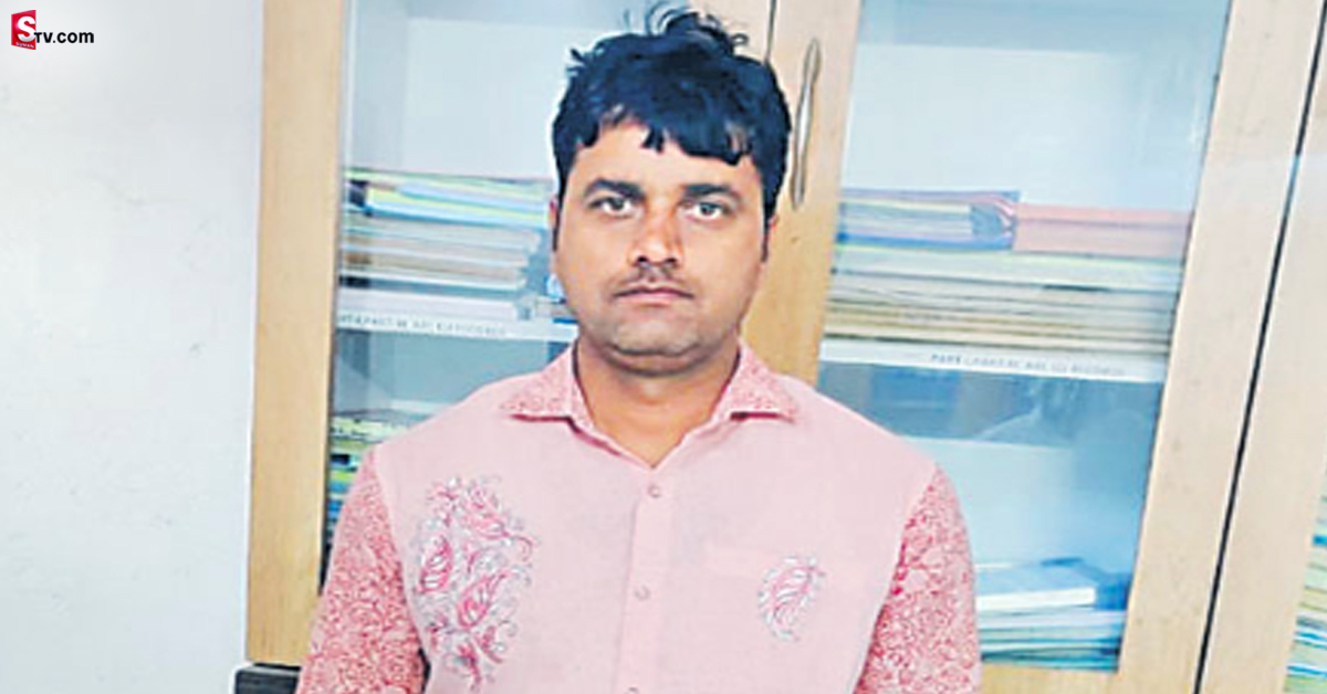 దొంగగా మారిన ప్రభుత్వ టీచర్‌.. రూ.1.50 లక్షలు దోచేసి…