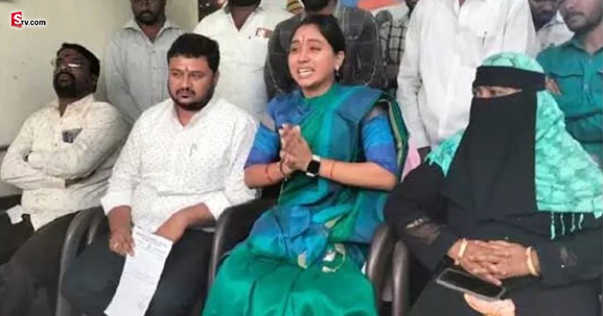 ఎమ్మెల్యే ఇబ్బందులకు గురి చేస్తున్నాడంటూ మున్సిపల్ ఛైర్ పర్సన్ రాజీనామా..