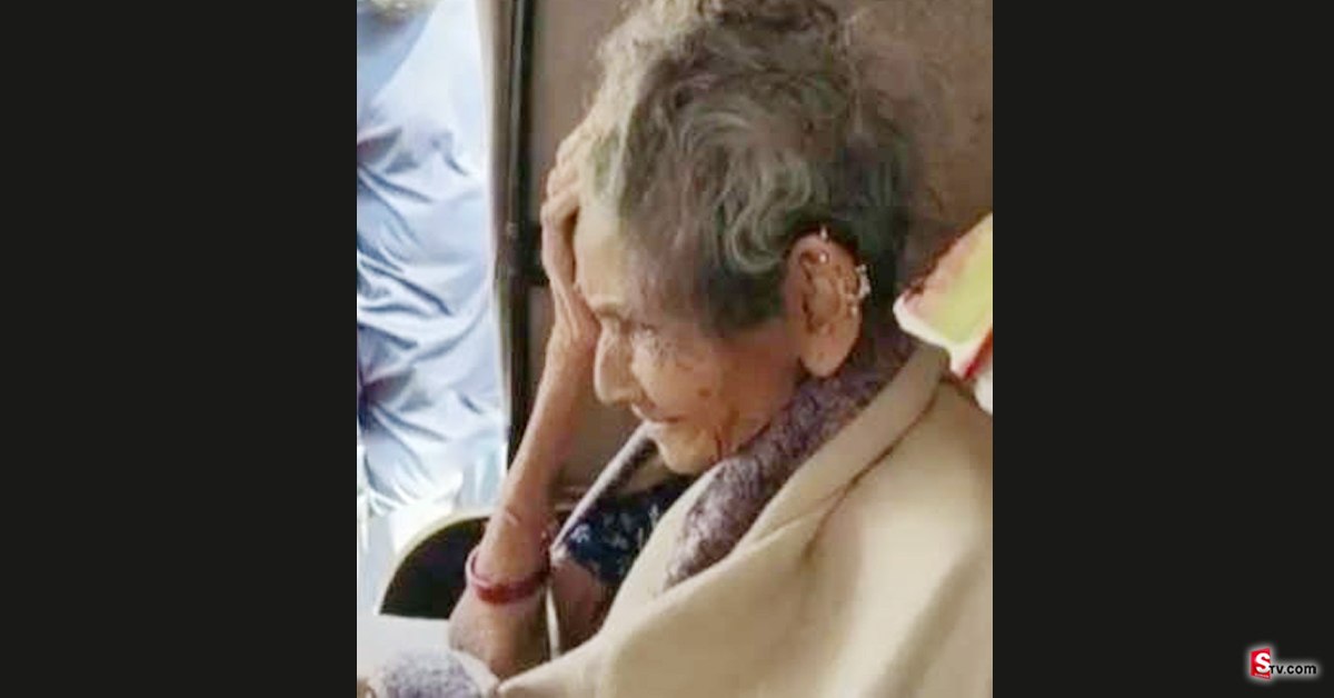 ఓ తల్లి కన్నీటి గాధ: ఆస్తులు పంచుకున్న బిడ్డలు.. అమ్మను గాలికొదిలేశారు!