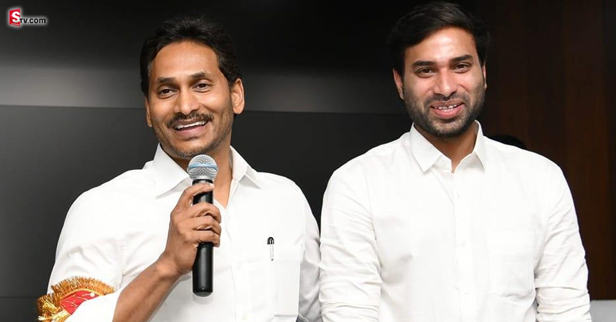 సీఎం జగన్ సంచలన నిర్ణయం.. విజయవాడ ఈస్ట్ వైసీపీ అభ్యర్ధిగా దేవినేని అవినాశ్!