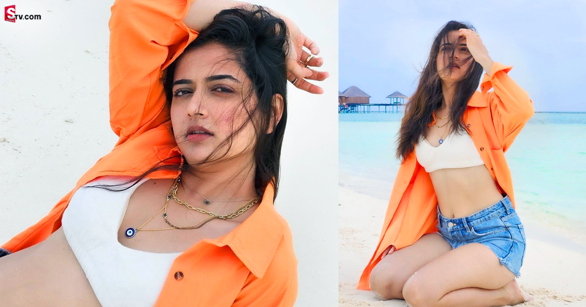 బీచ్ లో పొట్టి బట్టలతో ‘అమిగోస్’ బ్యూటీ.. ఫొటోస్ వైరల్!