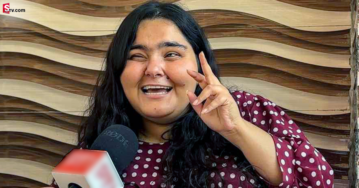 అంధ యువతి  ప్రపంచ యాత్ర.. ఎందుకంటే..?