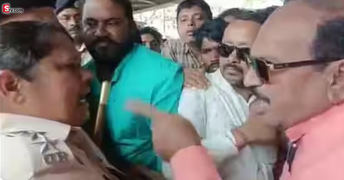 మహిళా ఇన్‭స్పెక్టర్‭పై సీనియర్ నేత దాడి.. కేసు నమోదు!
