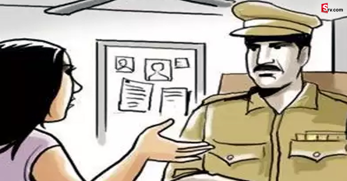 కొడుకుపై పోలీసులకు తల్లి కంప్లైంట్.. ఎందుకో తెలుసా?