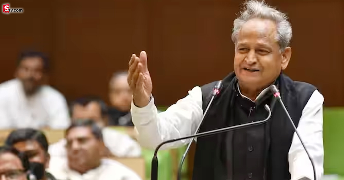 గతేడాది బడ్జెట్ ప్రతులను ఈ ఏడాది చదివిన ముఖ్యమంత్రి.. అసెంబ్లీలో గోల గోల..!