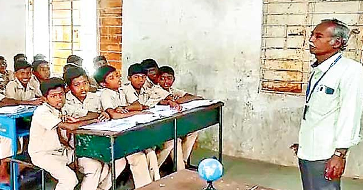 12 ఏళ్లుగా ఒక్క సెలవు తీసుకోని మాస్టారు!