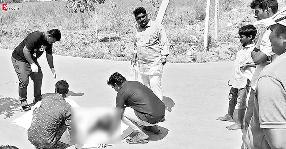 మంటగలిసిన మానవత్వం.. గంటల తరబడి రోడ్డుపైనే అనాథ శవం!