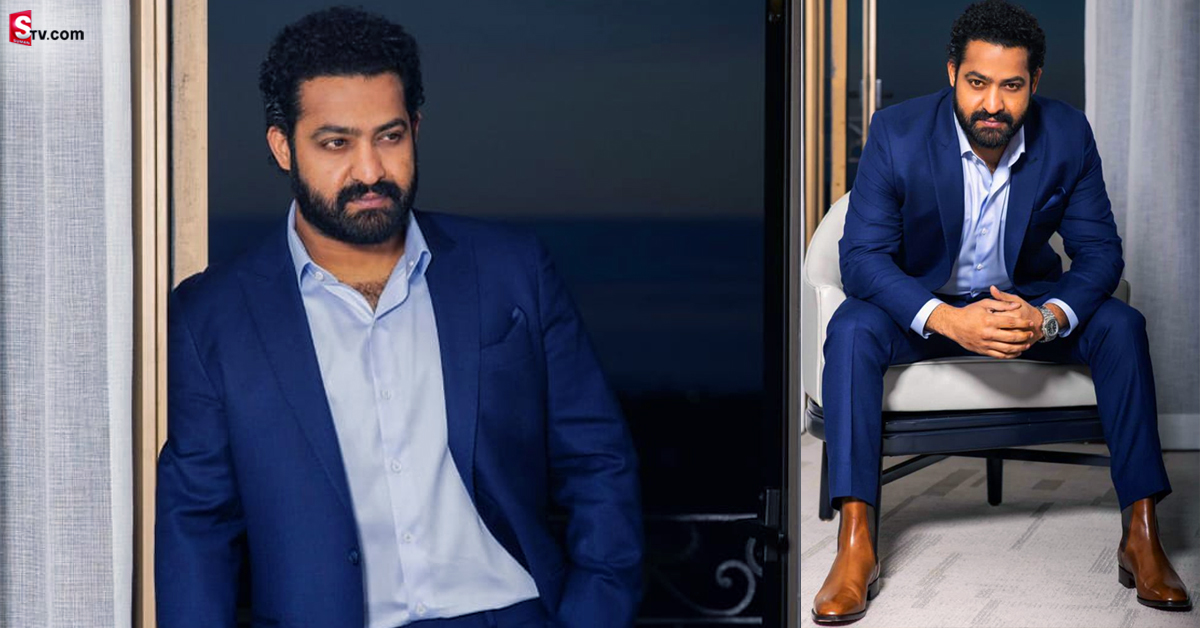 తారక్ న్యూ లుక్ అదిరింది.. బ్లూ సూట్​లో మామూలుగా లేడుగా!