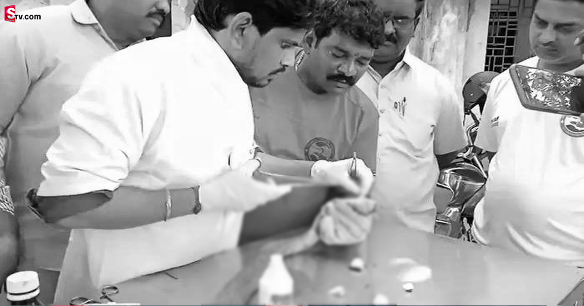 నాగుపాముకు సర్జరీ చేసి ప్రాణాలు కాపాడిన వైద్యుడు..!