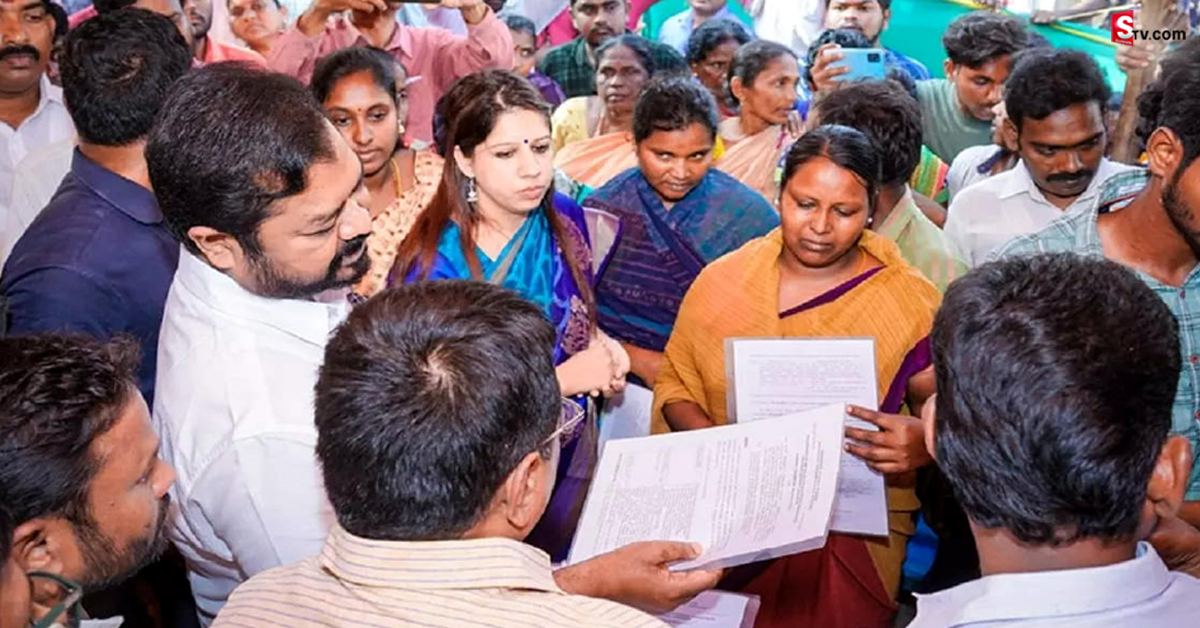 కాకినాడ: రాము కుటుంబానికి జగన్‌ సర్కార్‌ అండ.. రూ. 10 లక్షలు, ఉద్యోగంతో పాటు!
