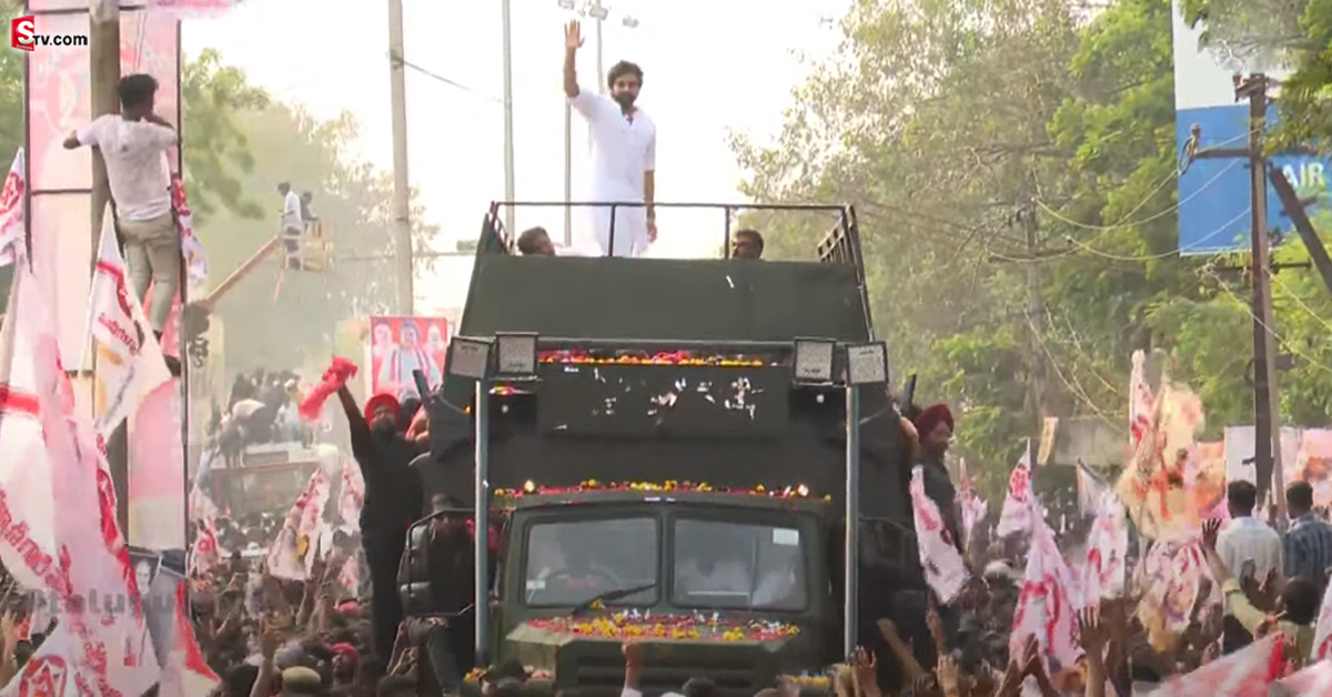 తొలిసారి వారాహి ఎక్కిన పవన్ కళ్యాణ్.. మొదలైన ర్యాలీ!