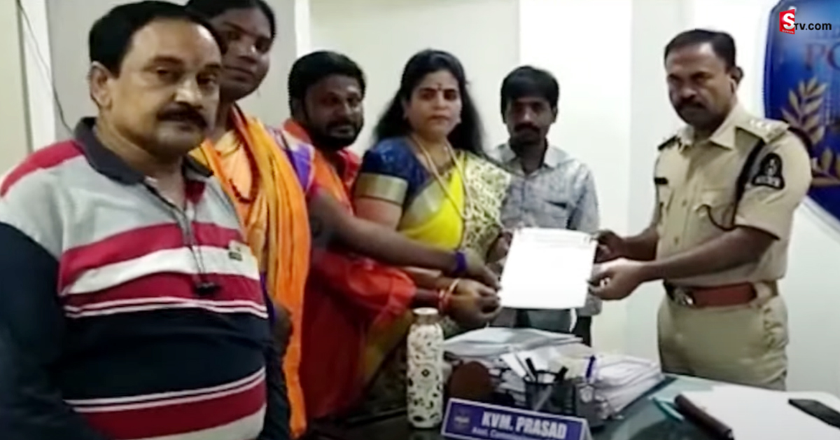 స్త్రీల గురించి తప్పుగా మాట్లాడుతున్నాడంటూ కరాటే కళ్యాణి ఫిర్యాదు