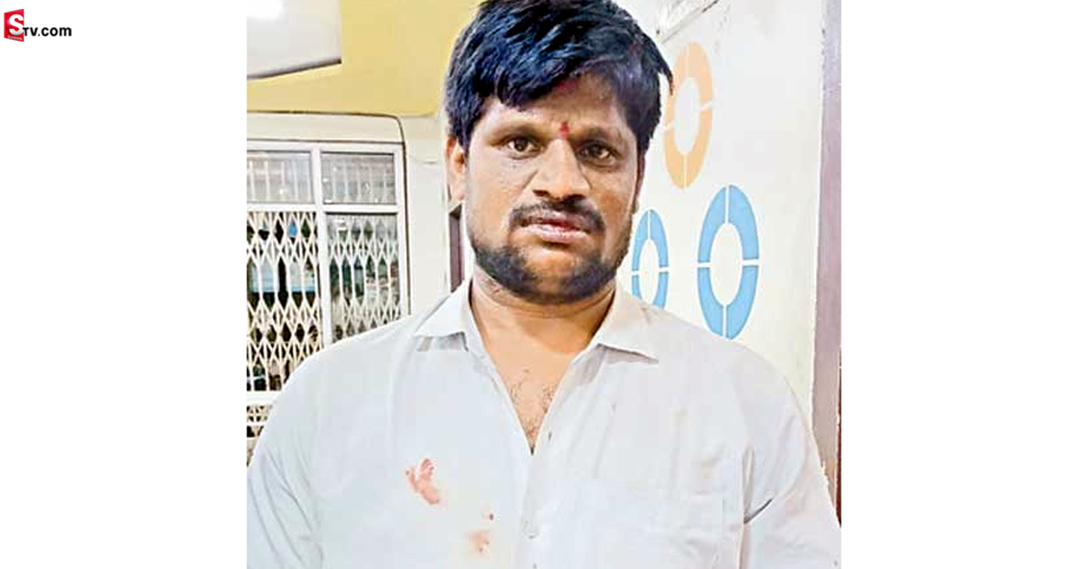 నవజీవన్ ఎక్స్‌ప్రెస్‌లో టికెట్ అడిగినందుకు టీసీపై దాడి చేసిన యువకులు