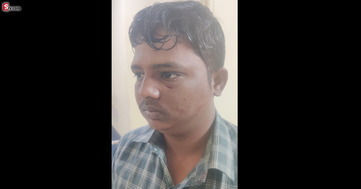 వీధి కుక్కల దాడిలో గాయపడ్డ ఉపాధ్యాయుడు
