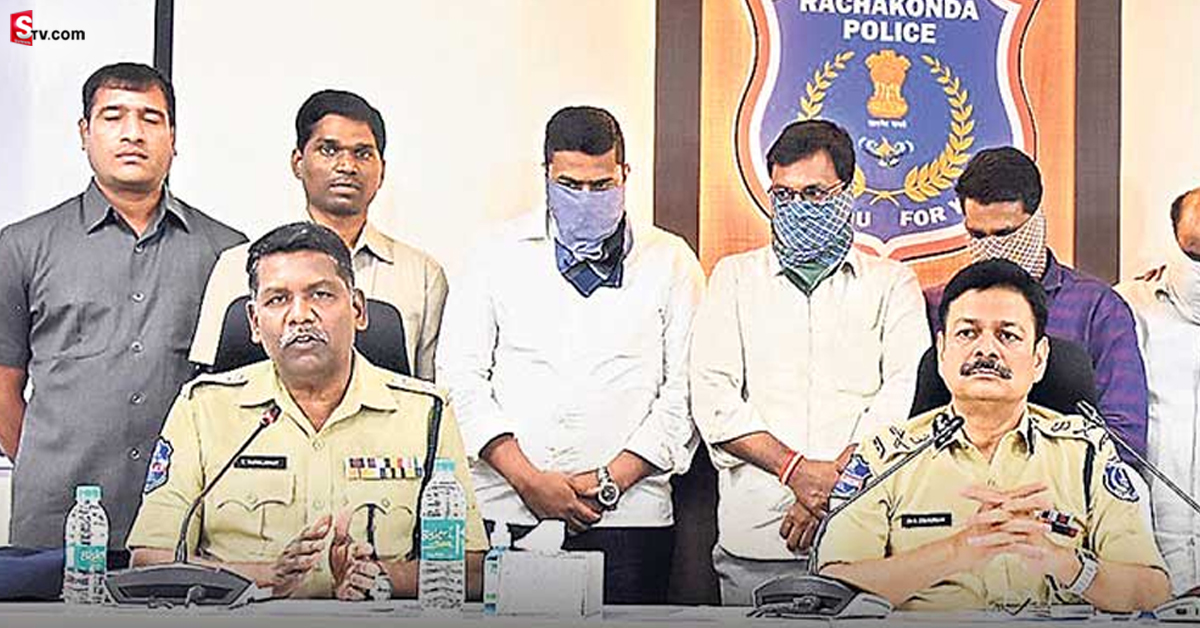 రూ. 2 వేల నోట్ల రద్దు అవుతున్నాయంటూ రూ. 2 కోట్లు వసూలు.. ఆ తర్వాత