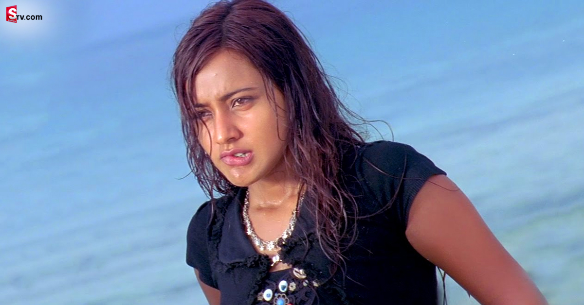 Neha Sharma: నేహా శర్మ రచ్చ! ఒక్క ఫోటో  పోజుతో వైరల్ అయిపొయింది!